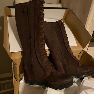 Brand new, never worn Sorel boots!